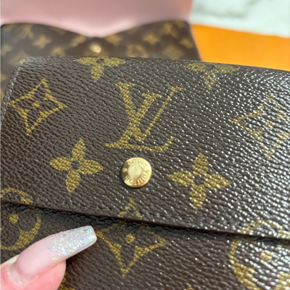 SOLD—ouis Vuitton Kirigami rfid & vintage wallet bundle🖤🖤 - Picture 14 of 14